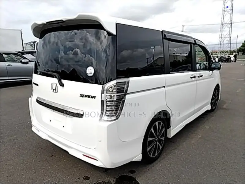 Honda Stepwgn 2013 Pearl
