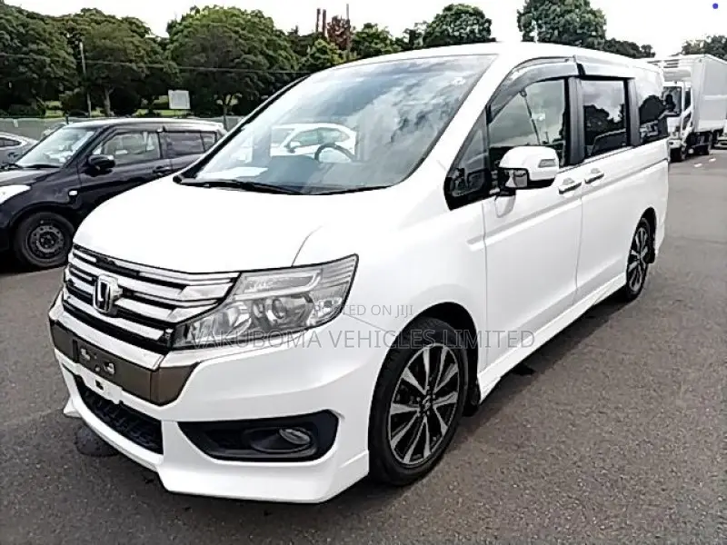 Honda Stepwgn 2013 Pearl