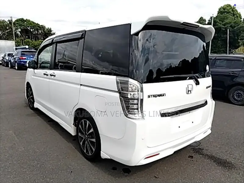 Honda Stepwgn 2013 Pearl