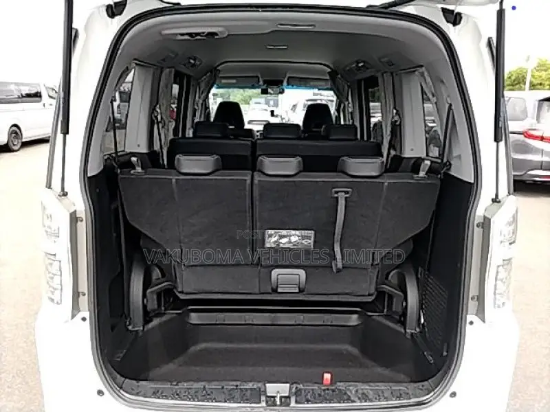 Honda Stepwgn 2013 Pearl