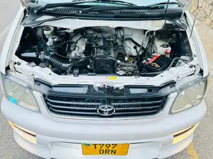 Toyota Noah 2006 White