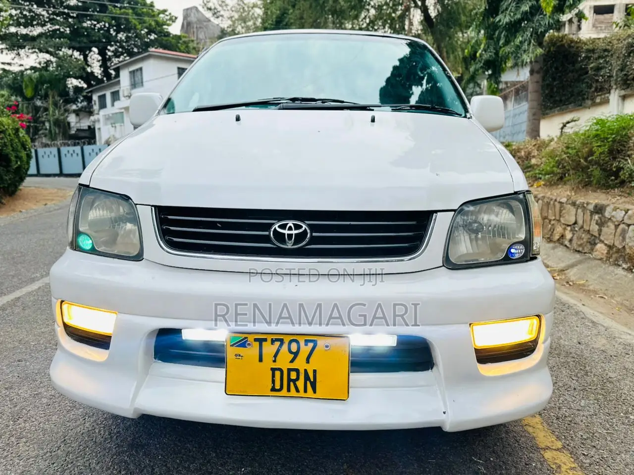 Toyota Noah 2006 White