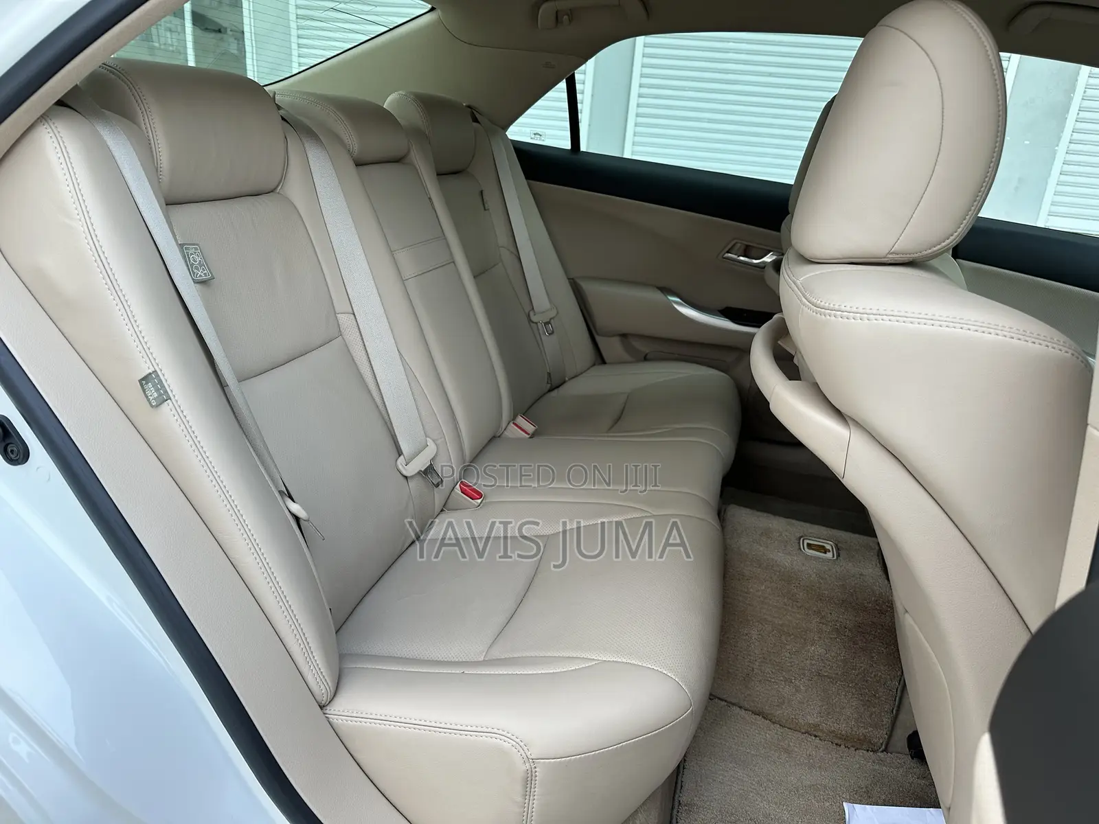 Toyota Crown 2012 White