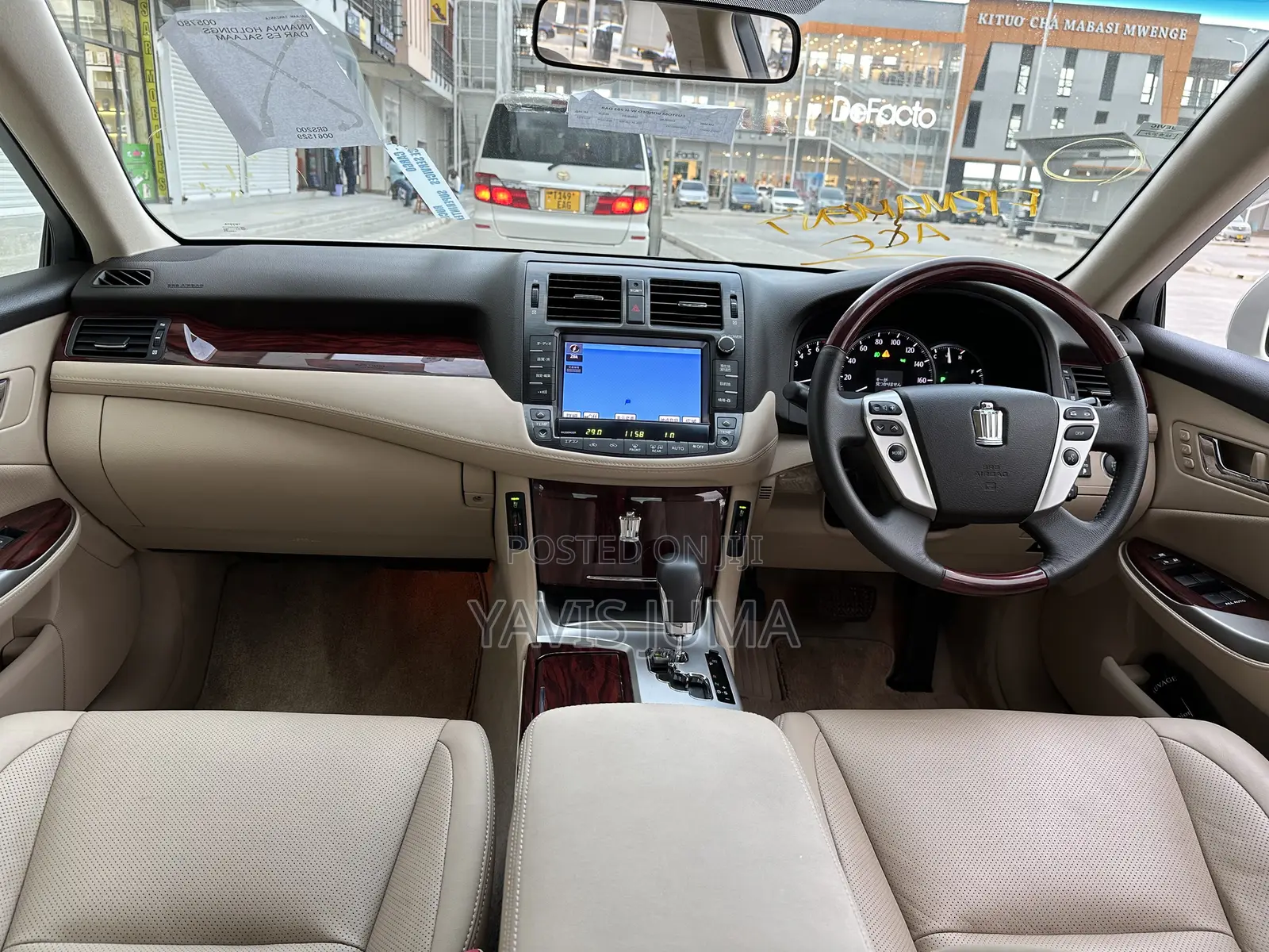 Toyota Crown 2012 White