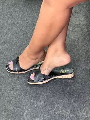 Sandal Nzuri Za Kike