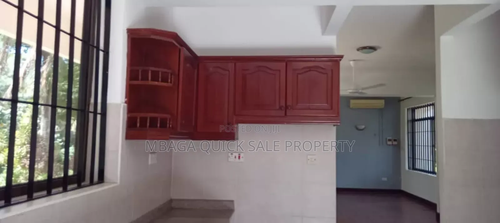 3bdrm House in Oyster Bay for sale