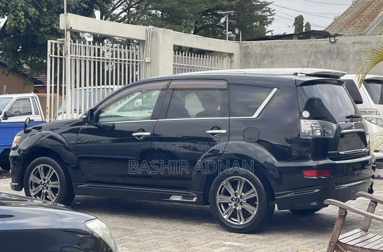 Mitsubishi Outlander 2011 Black
