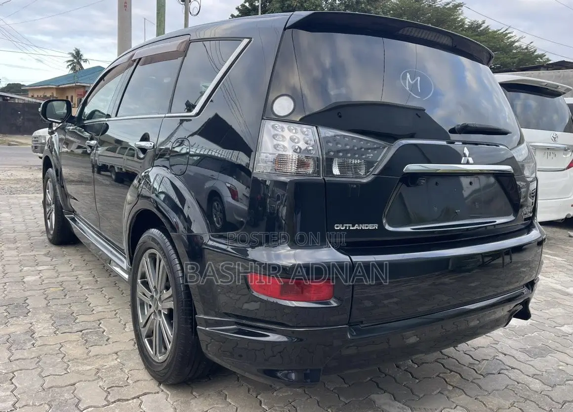 Mitsubishi Outlander 2011 Black