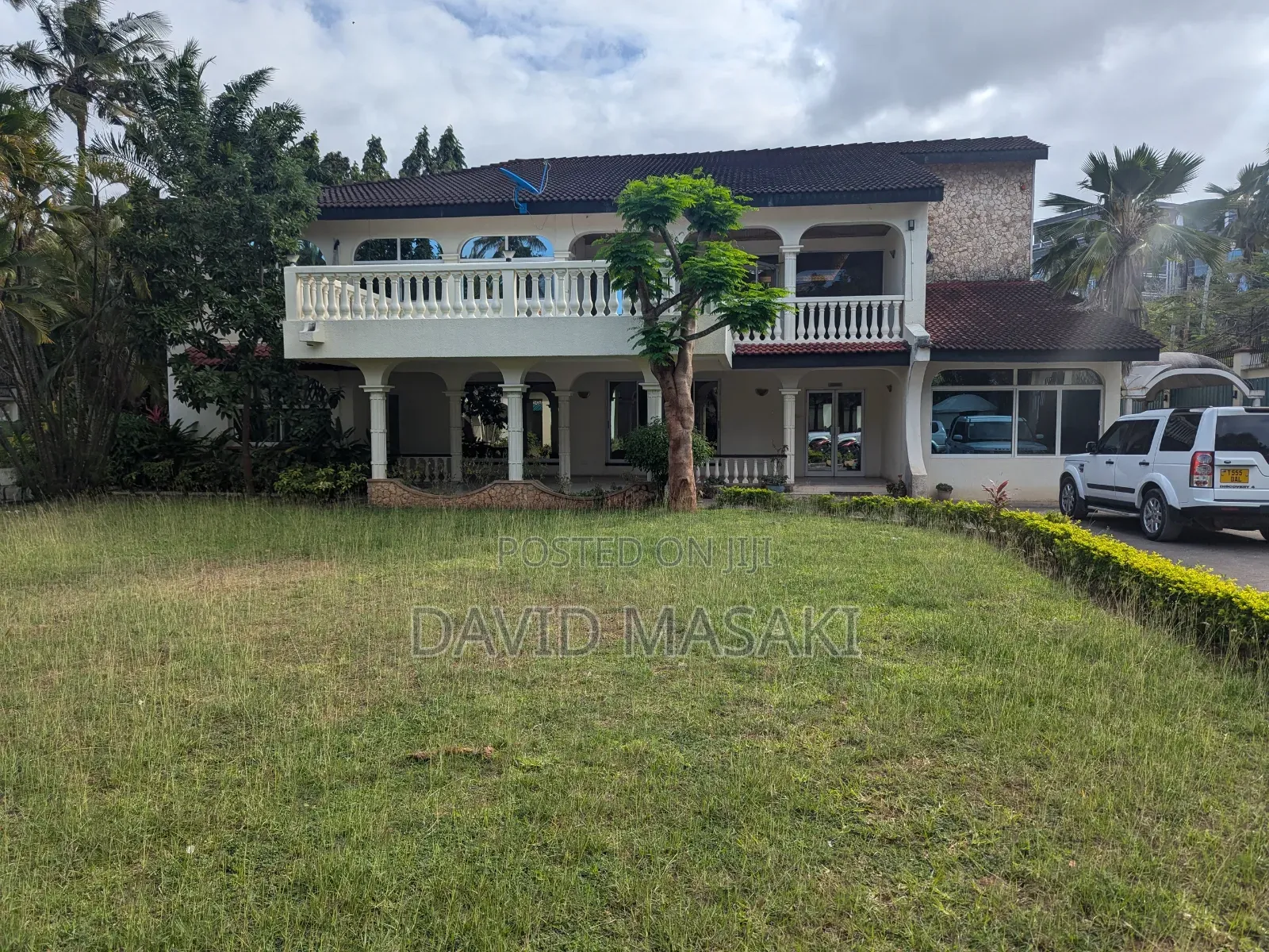 4bdrm Villa in Ada Big Place for rent
