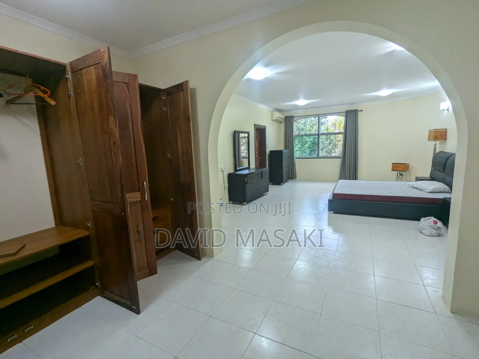 4bdrm Villa in Ada Big Place for rent
