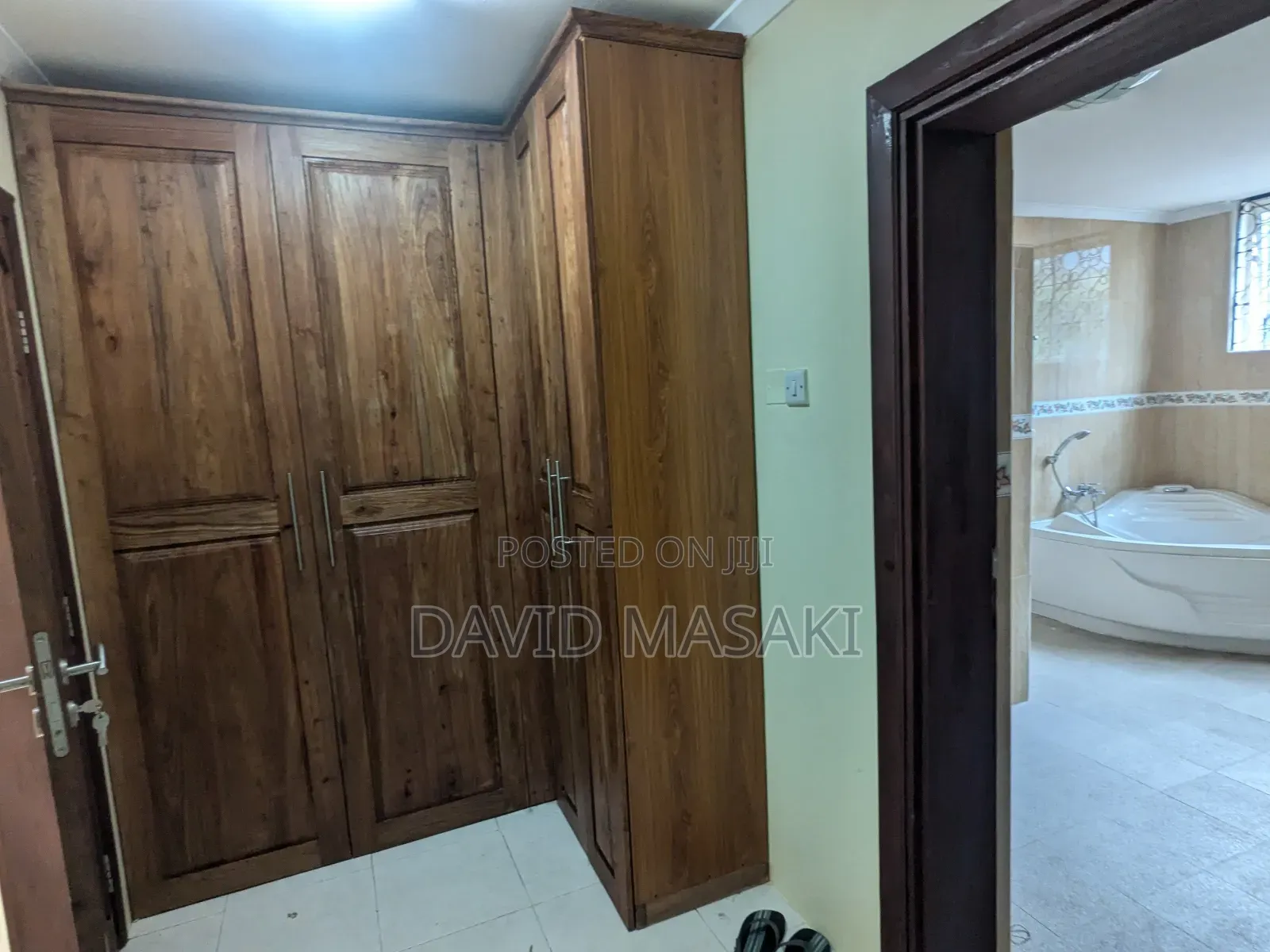 4bdrm Villa in Ada Big Place for rent
