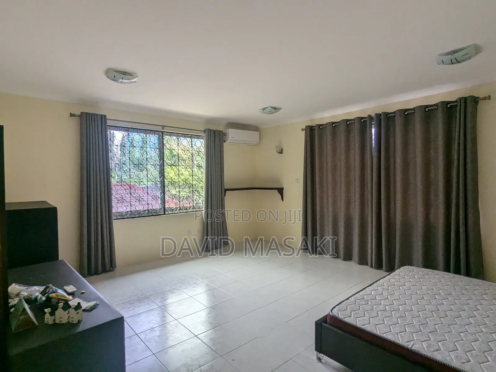 4bdrm Villa in Ada Big Place for rent