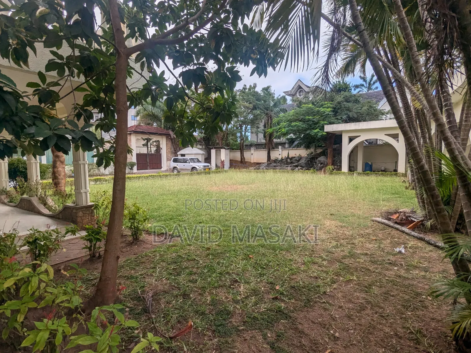 4bdrm Villa in Ada Big Place for rent