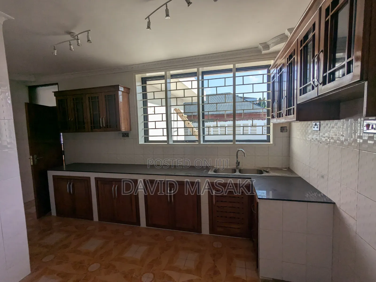 6bdrm Bungalow in Bungalow, Mikocheni for rent