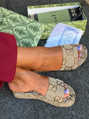 Gucci Flat Sandals