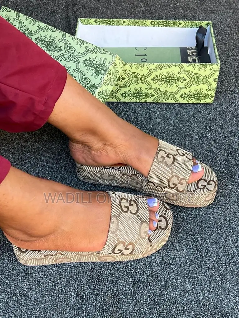 Gucci Flat Sandals