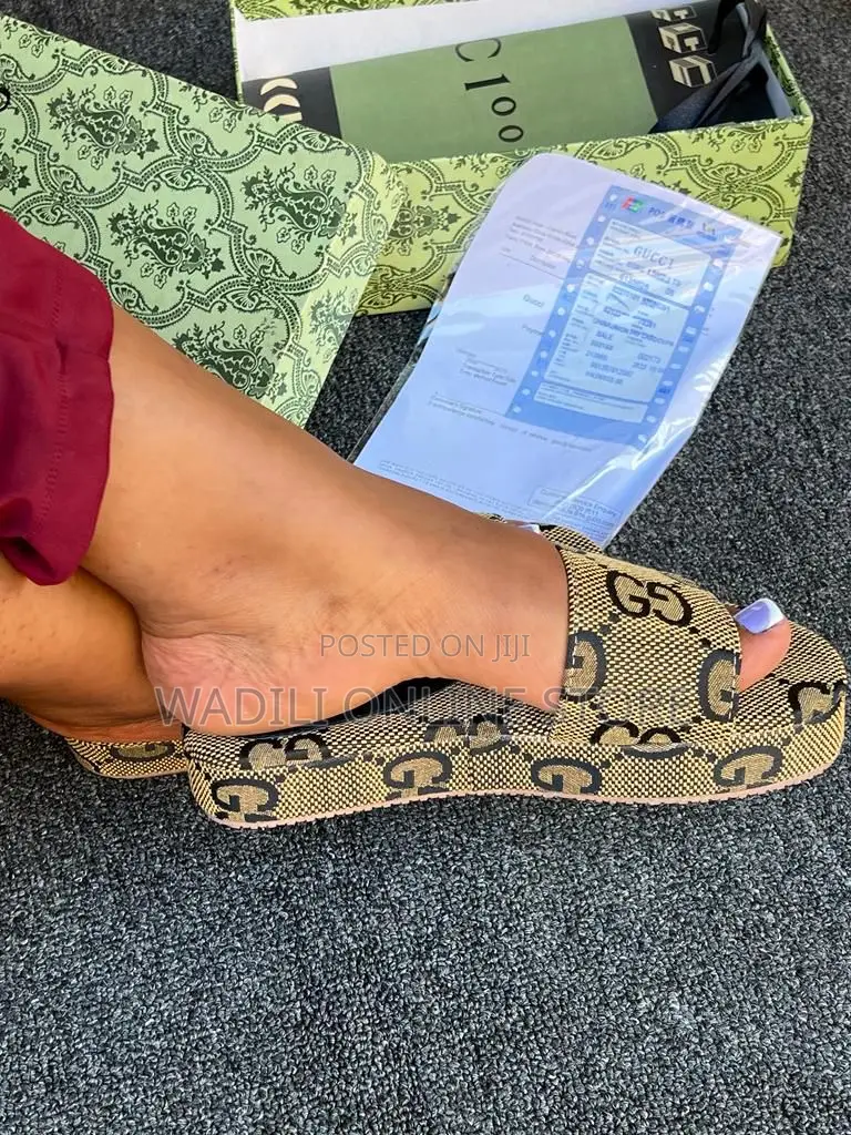 Gucci Flat Sandals