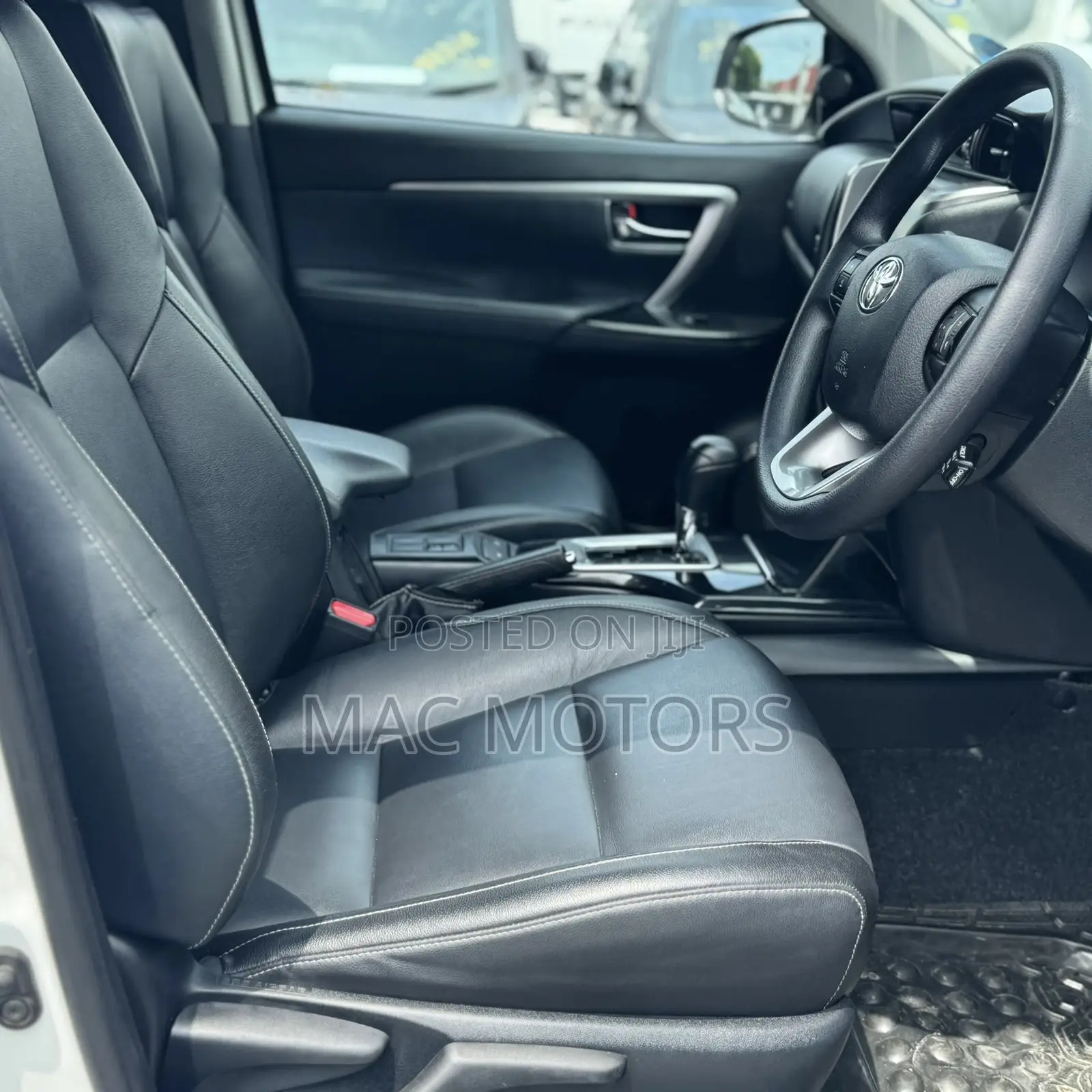 Toyota Fortuner 2023 White