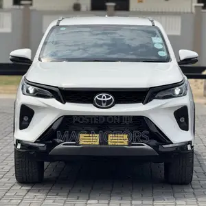 Toyota Fortuner 2023 White
