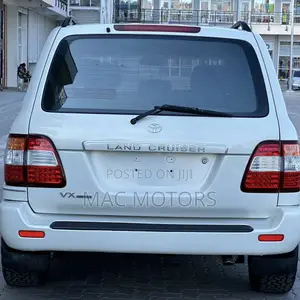 Toyota Land Cruiser 1998 White