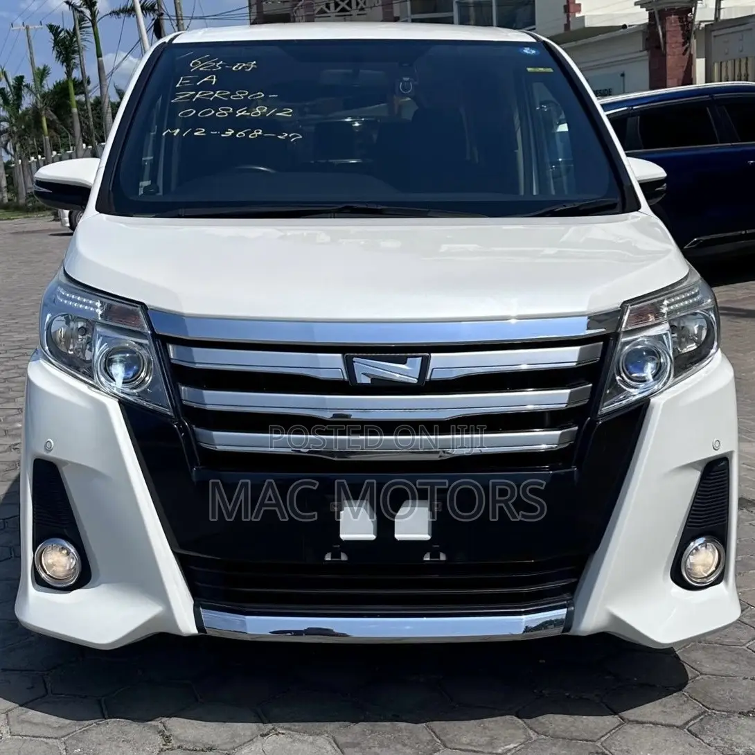 Toyota Noah 2014 White