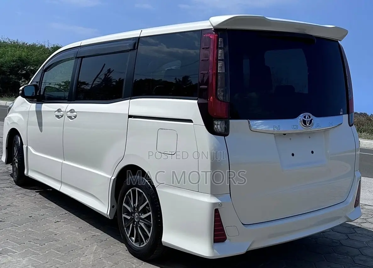 Toyota Noah 2014 White