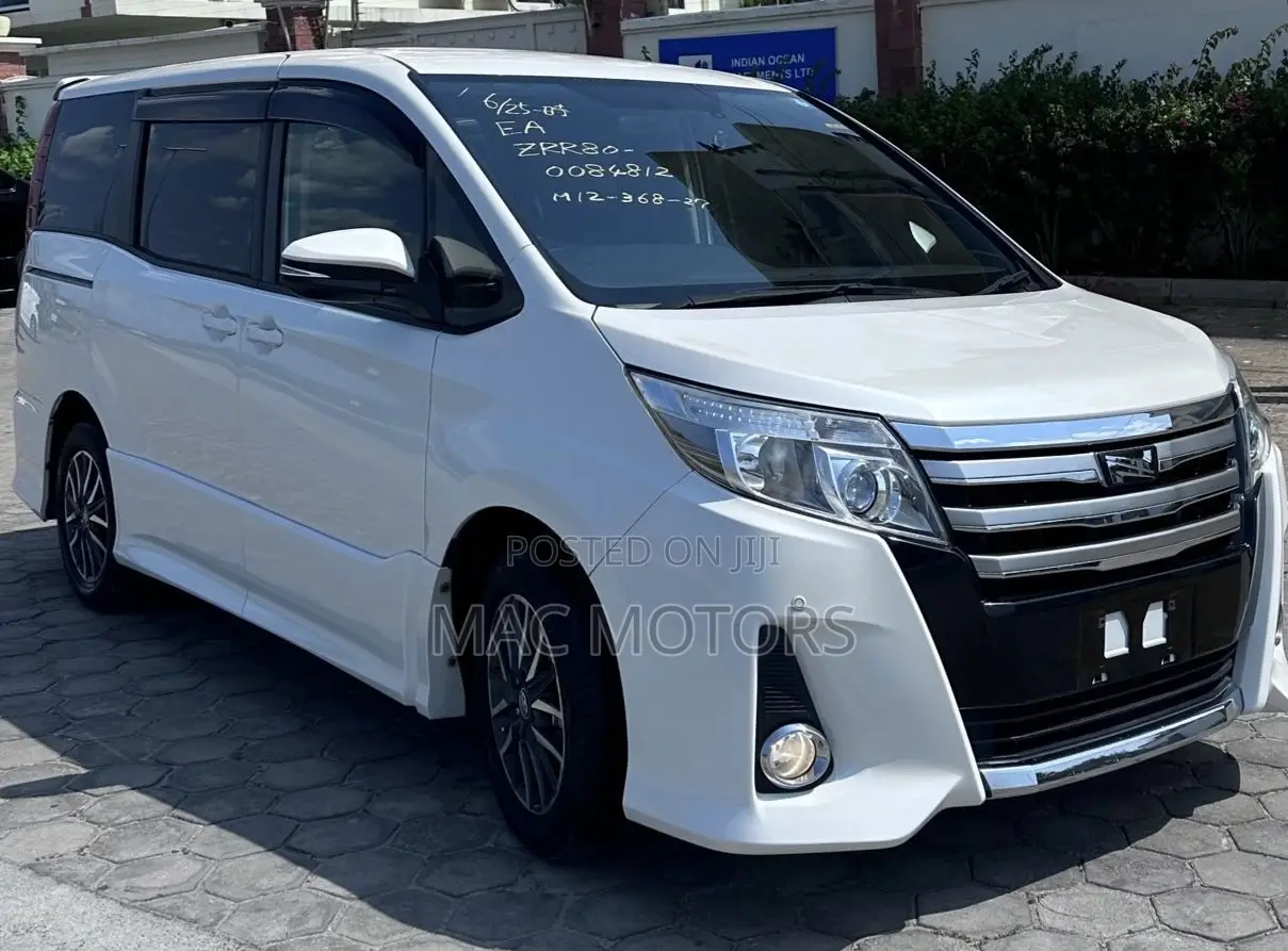 Toyota Noah 2014 White