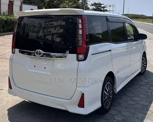 Toyota Noah 2014 White