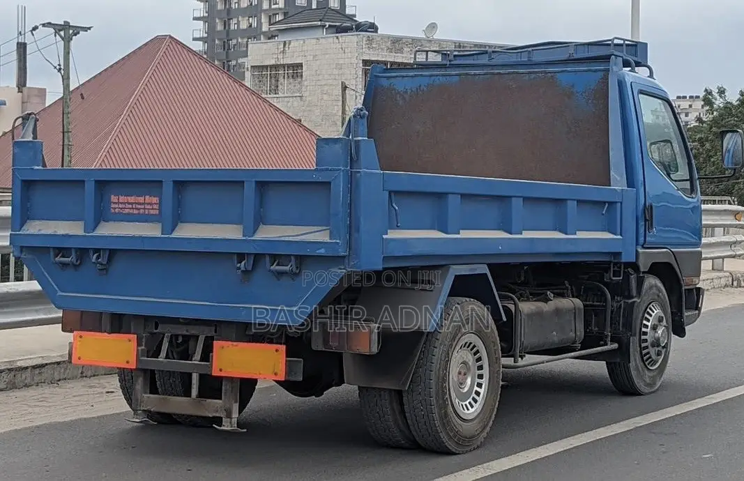 MITSUBISHI CANTER TIPPER(Kibinua) TANI 3.5 Mpya.