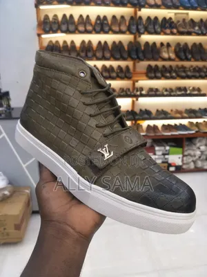 Mens Boots Louis Vuitton Green Material Leather
