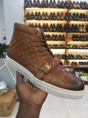 Mens Boots Louis Vuitton Brown Material Leather
