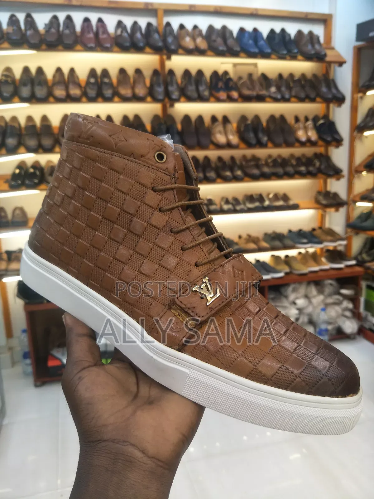 Mens Boots Louis Vuitton Brown Material Leather