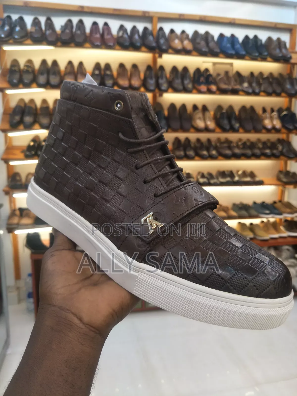 Mens Boots Louis Vuitton Brown Material Leather