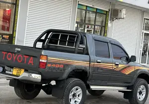 Toyota Hilux 1995 Gray