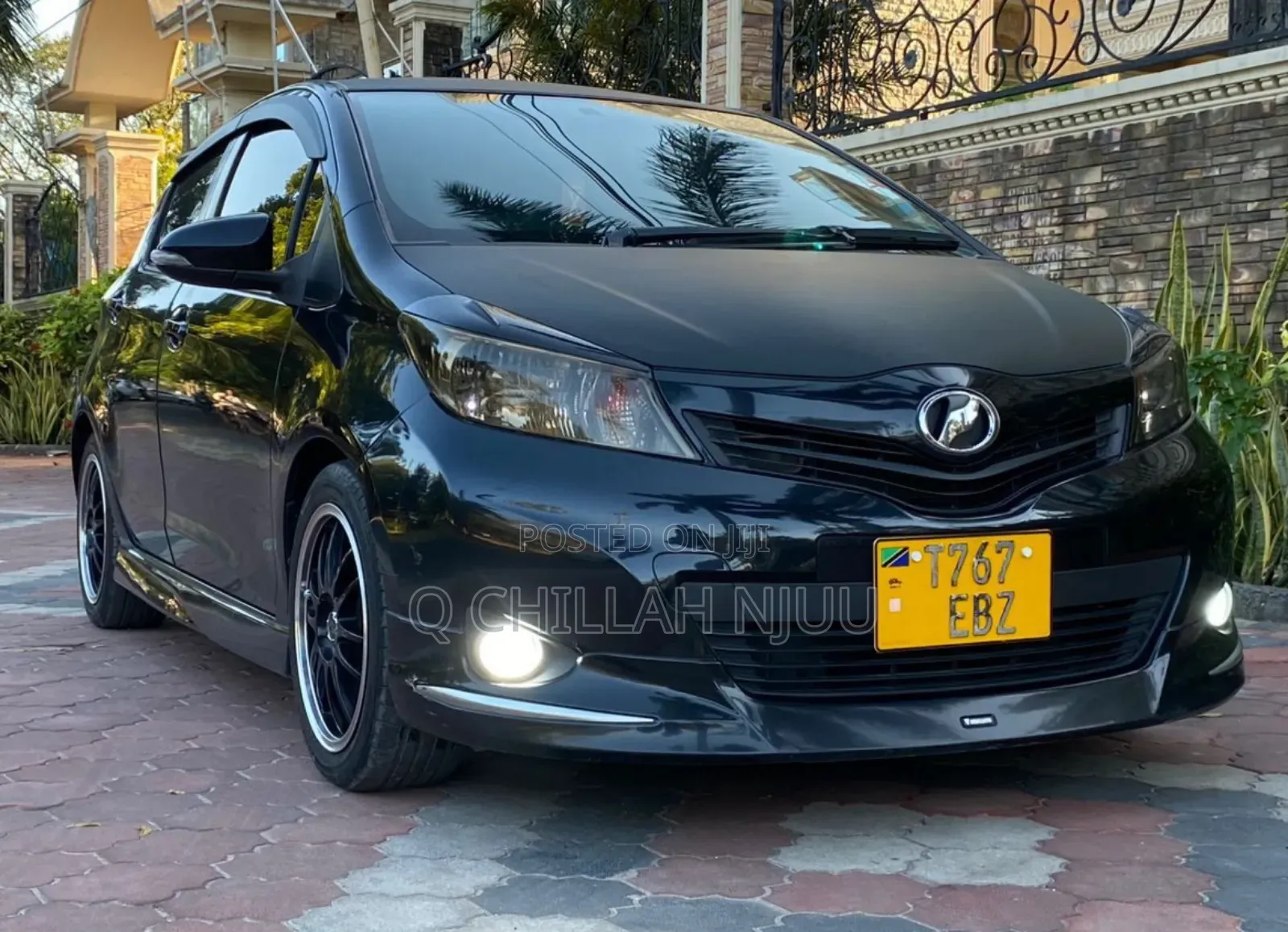 Toyota Vitz 2013 Black