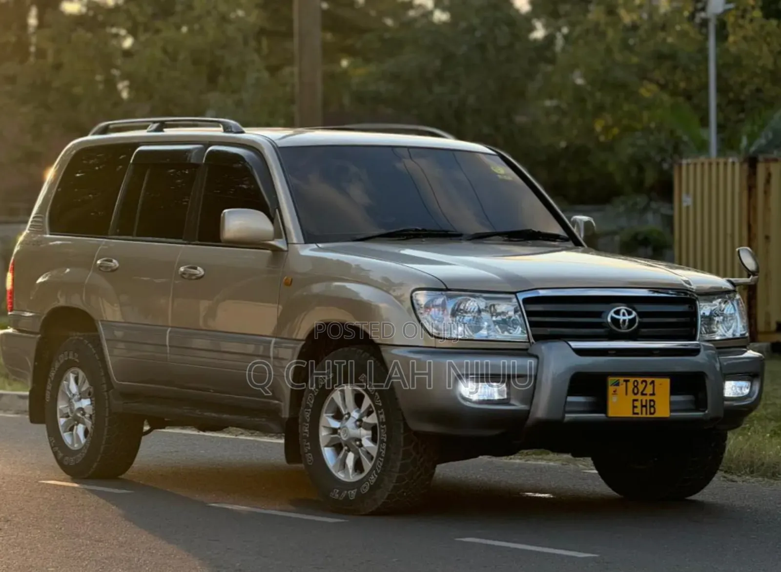 Toyota Land Cruiser 2001 Gold