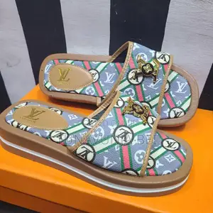 Sandal Nzuri Za Kike