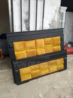 Kitanda Kizuri Cha Mbao