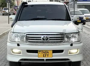 Toyota Land Cruiser 2003 White
