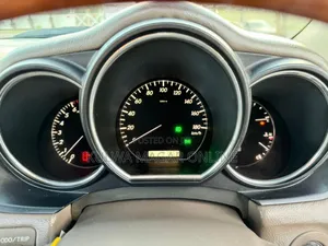 Toyota Harrier 2006 White