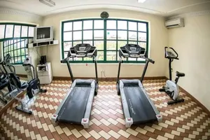 5bdrm House in Mikochen, Mikocheni for sale