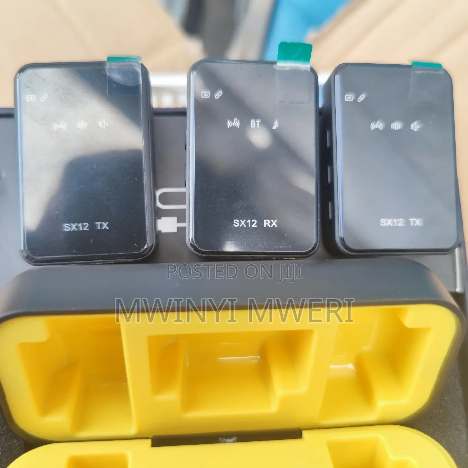 Sx12 Wireless Lavalier Clip-on Microphone (1r+2t+1power Case