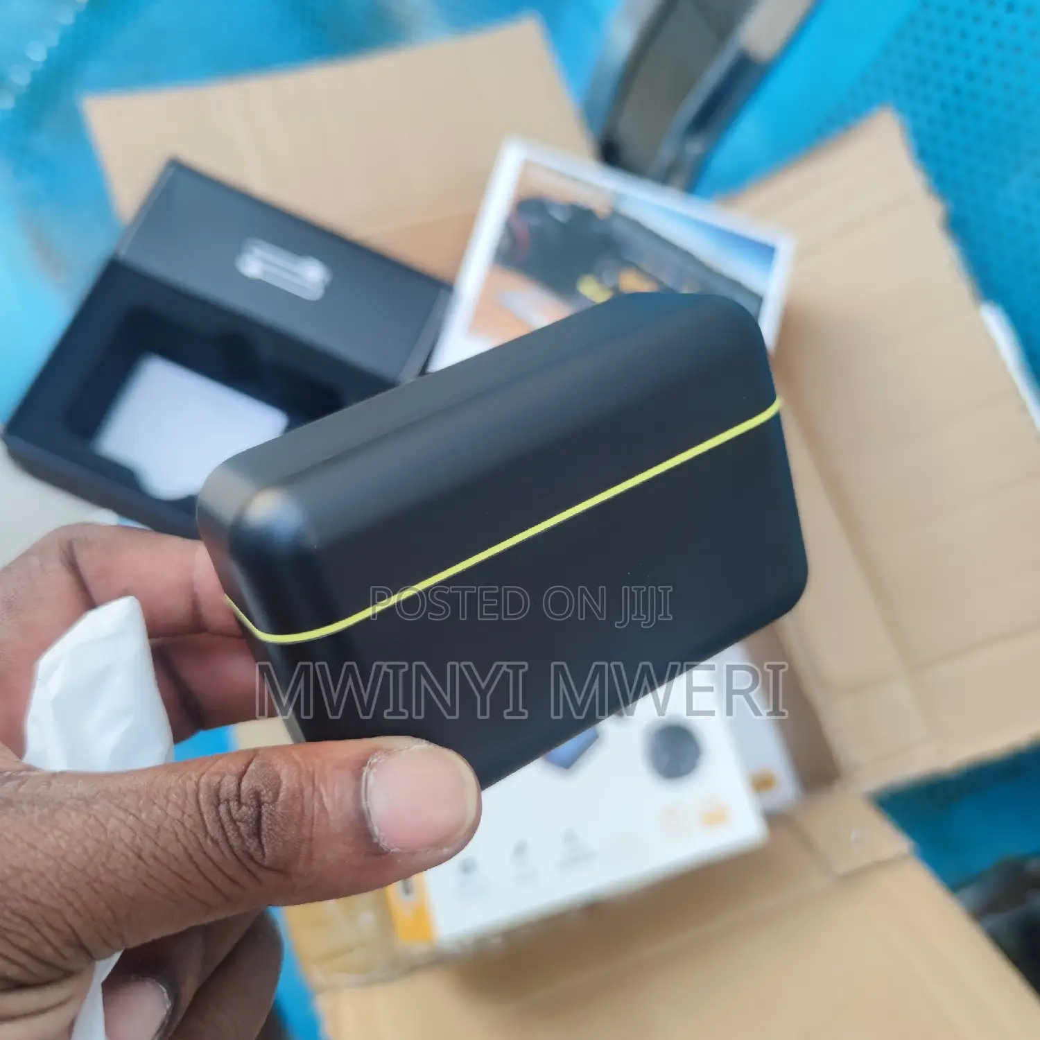 Sx12 Wireless Lavalier Clip-on Microphone (1r+2t+1power Case