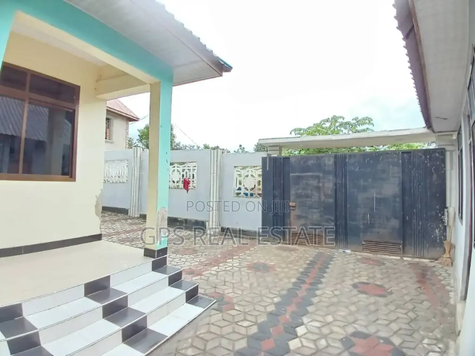 3bdrm House in Mbezi Kibanda Cha, Kinondoni for sale