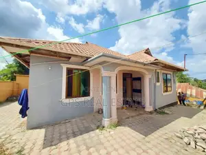 8bdrm House in Kimara Korogwe, Kinondoni for sale