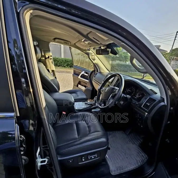 Toyota Land Cruiser 4.5 V8 VXR 2019 Black