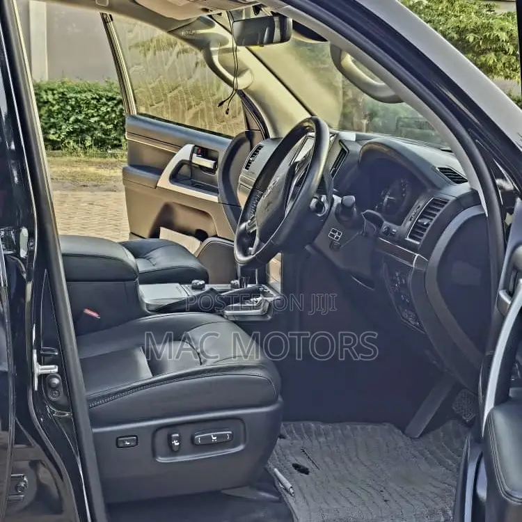 Toyota Land Cruiser 4.5 V8 VXR 2019 Black
