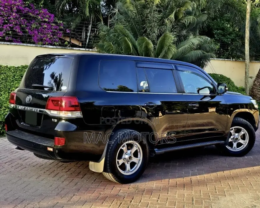 Toyota Land Cruiser 4.5 V8 VXR 2019 Black