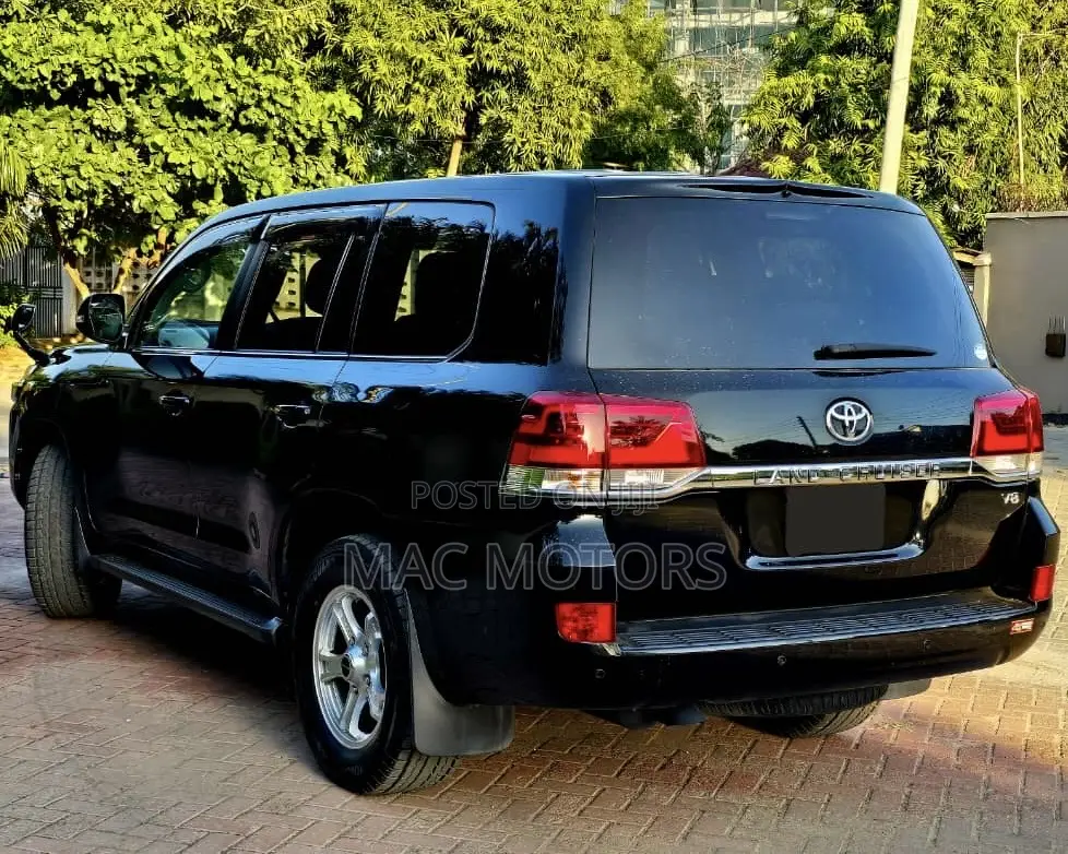 Toyota Land Cruiser 4.5 V8 VXR 2019 Black