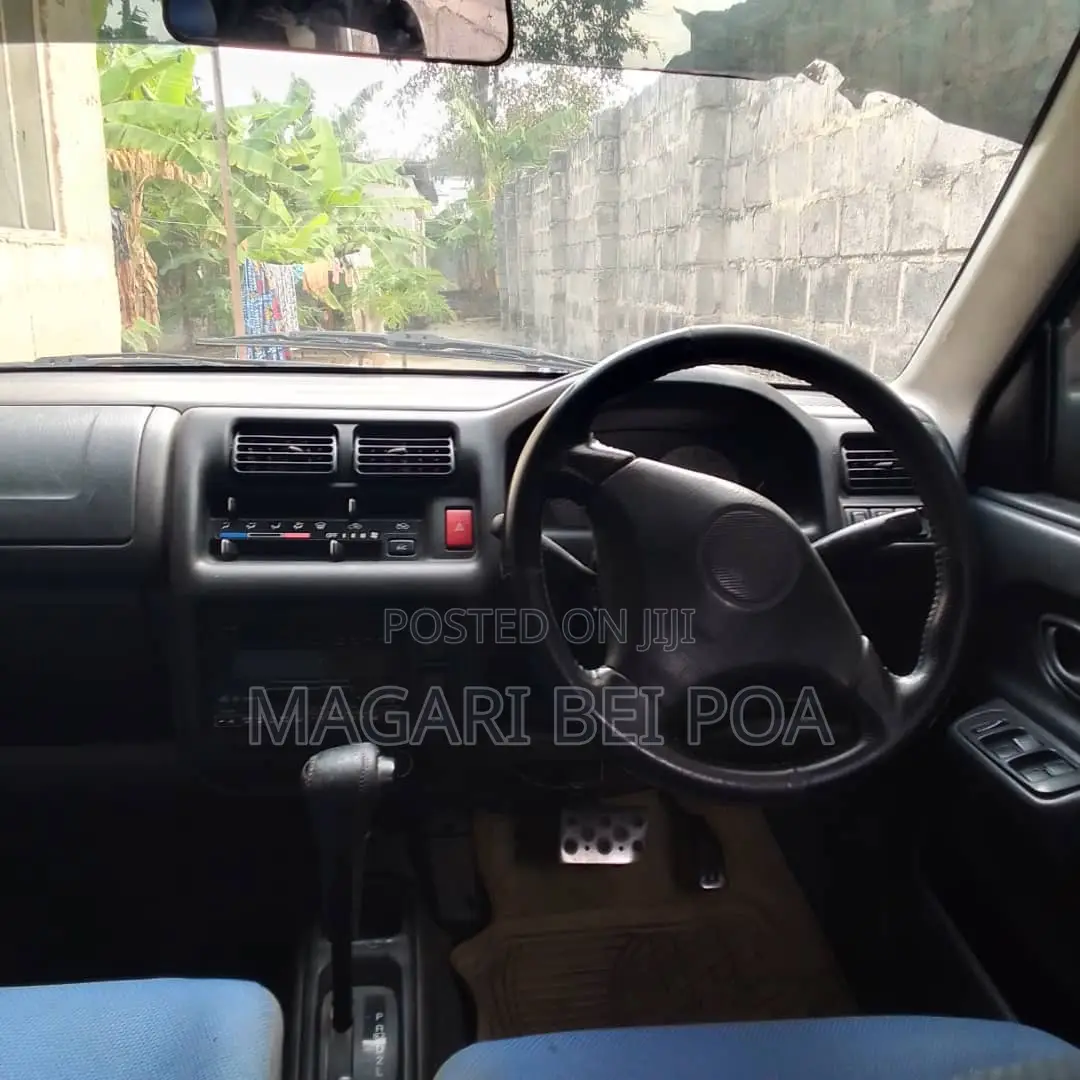 Suzuki Kei 2004 White